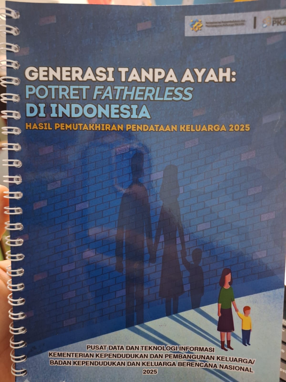 Cover Generasi Tanpa Ayah: Potret Fatherless di Indonesia Hasil Pemutakhiran Pendataan Keluarga 2025 Pusat Data dan Teknologi Informasi Kemendukbangga/BKKBN