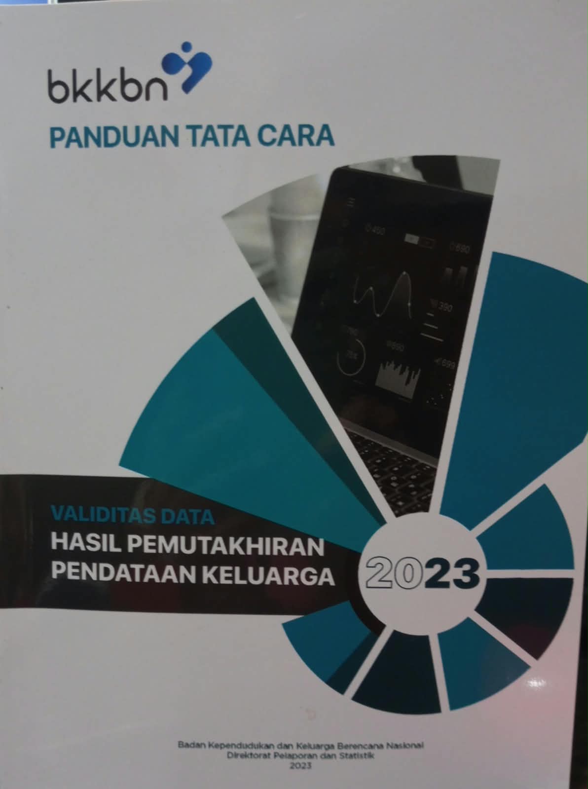 Cover Panduan tata cara Validasi data hasil pemutakhiran pendataan keluarga tahun 2023 - BKKBN